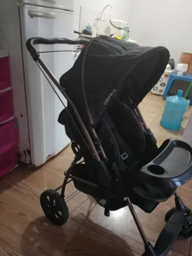 carrinho de bebê