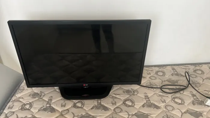 TV 32 polegadas (NÃO É SMART)