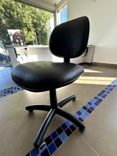 Cadeira de Escritório Usada - R$ 120,00