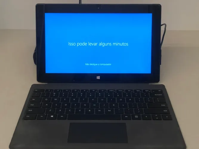 Tablet Windows com teclado removível