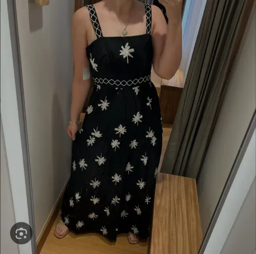 Vestido Preto com bordado em coqueiro