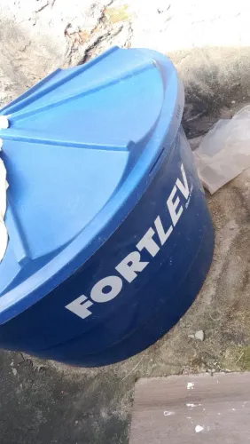 Vendo Caixa de água mil litros