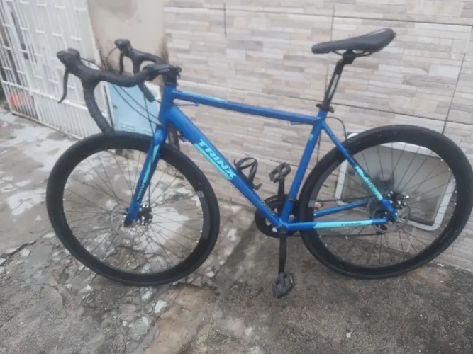 Vendo speed trinx 700c 2.1 com várias peças novas .