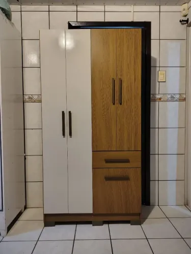 Guarda roupa desmontado na caixa