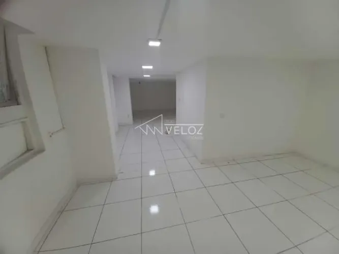 Apartamento : / Residencial / Centro