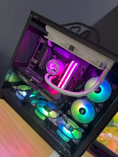 PC GAMER + Monitor 27? curvo