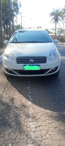 Fiat Linea Essence 1.8 Flex 16V 4P 2015