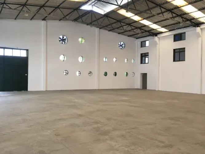 Galpão Comercial 867m2 em Olaria