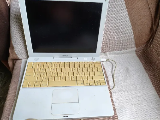 Ibook g4 para retirada peças. 
