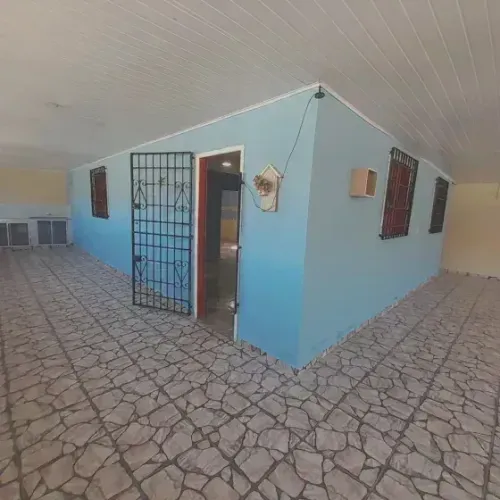 Casa com 03 Quartos no Monte das Oliveiras - Venda