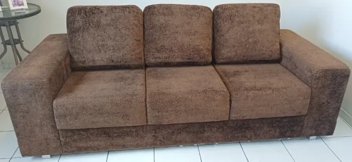 Sofá 3 lugares em chenille