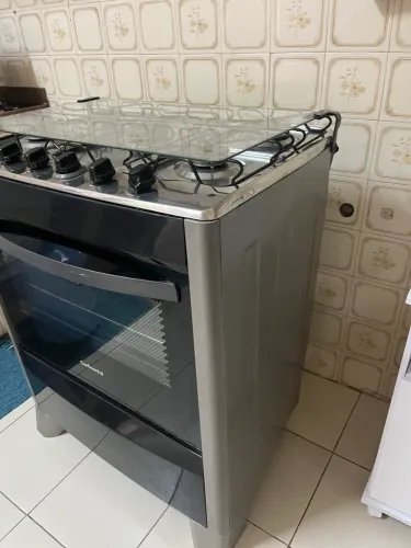 Vendo fogão 5 bocas com mesa de vidro temperado preto