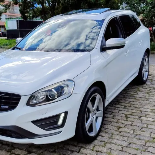 Volvo XC 60 T-5 R-design 2.0 FWD 5P 2015