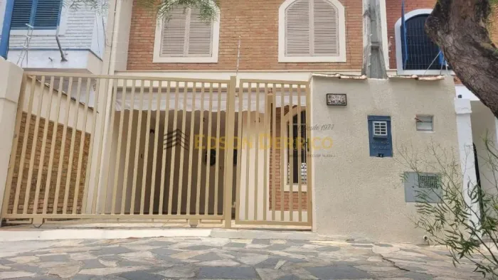 Sobrado com 3 Quartos à Venda, Centro - Pindamonhangaba
