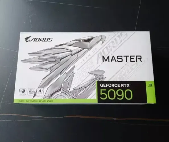 Vendo RTX 5090 32gb Lacrado Novo Com Nota Fiscal e Garantia Aceito Cartão