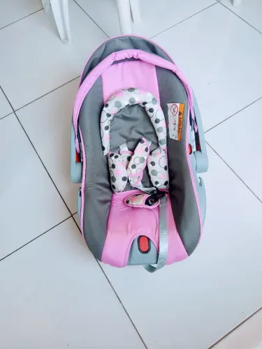 Bebê conforto COSCO +banheira +velotrol
