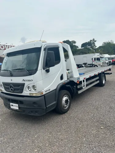 Mercedes Accelo 1016 com plataforma