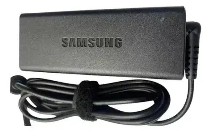 Carregador Notebook Samsung Ponta fina 100 reais entrega local à combinar