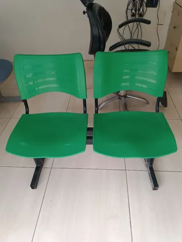 Cadeiras de dois acento