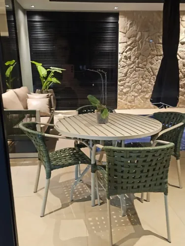 MESA DE ALUMINIO RIPADO + 4 CADEIRAS DE CORDA NÁUTICA PARA ÁREA EXTERNA 