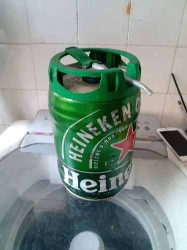 Barril Heineken vazio artesanato.