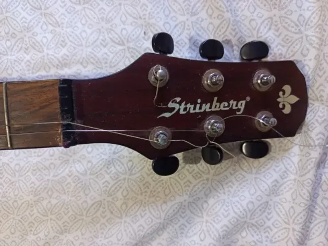 Vendo violão da marca Strinberg em ótimo estado