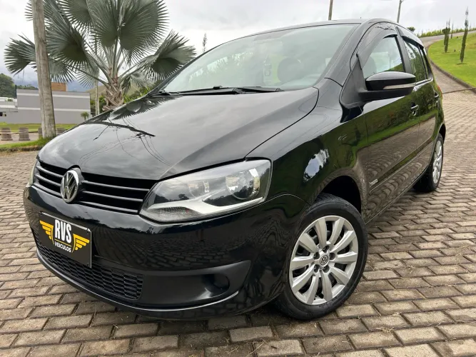 Volkswagen Fox 1.0 MI Total Flex 8V 5P 2014