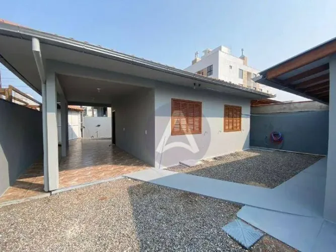 Casa com 2 dormitórios para alugar, 75 m² por R$ 3.530,00/mês - Alto Ribeirão - Florianópo