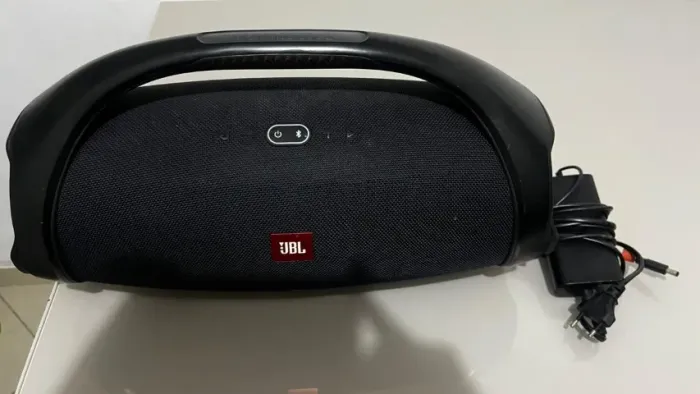 JBL BOMBOX 2 USADA BATERIA OK