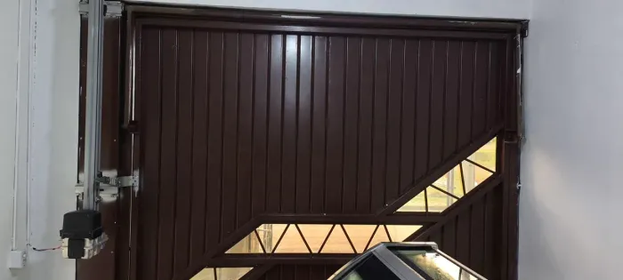 Portão Eletrônico Completo com Motor e Controles - Ótimo Estado
