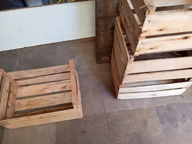 Caxias de madeira para verduras 