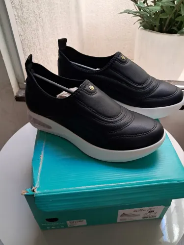 Tênis feminino da piccadilly n°37 na cor preta