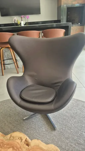 Poltronas ETTO Design, de design elegante e contemporâneo.
