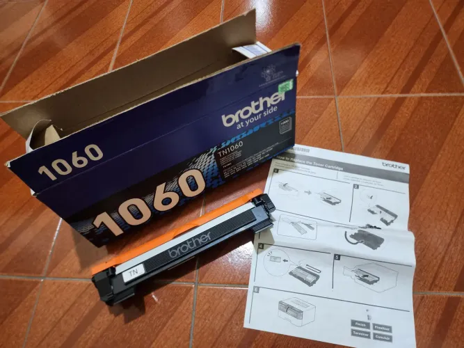 Toner original preto TN 1060 de impressora multifuncional Brother At Your Side