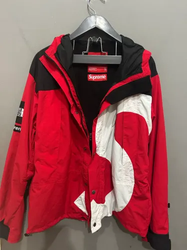 Jaqueta The North Face x Supreme
