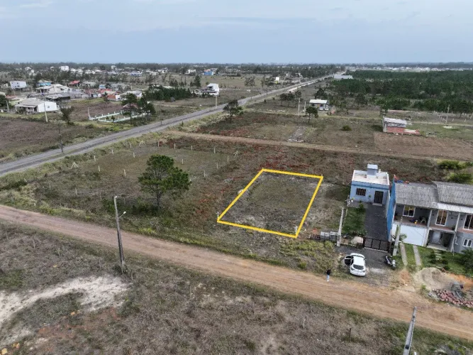 TERRENO A POUCOS METROS DA LAGOA CORTADA EM BALNEÁRIO GAIVOTA