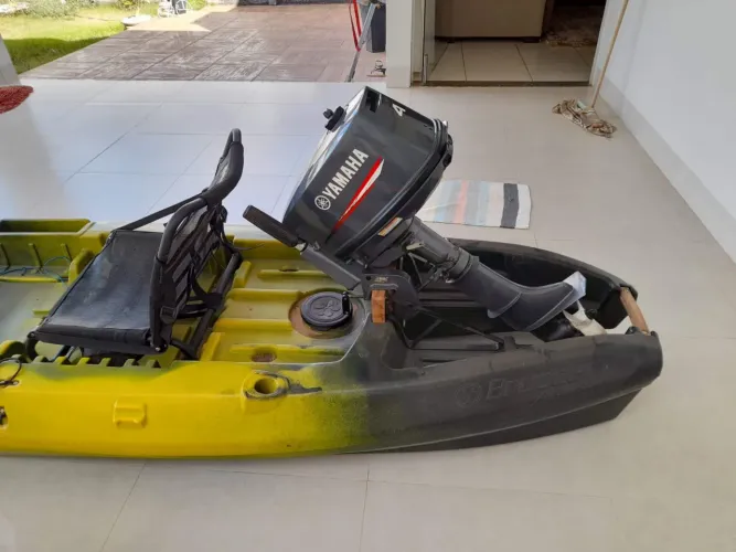 Vende-se caiaque