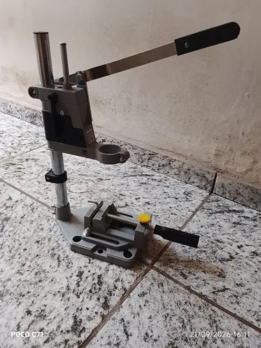 Suporte para fazer furadeira de bancada