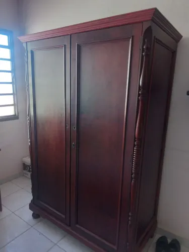 Vendo guarda roupa e cama macisa