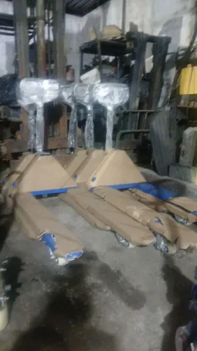 Vendo Paleteira hidráulica NOVA 3000 KG