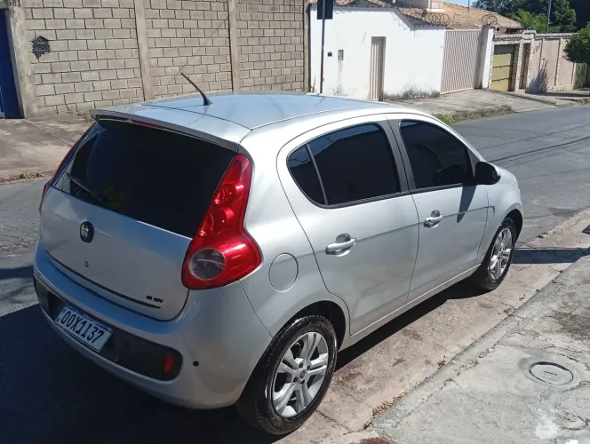 Fiat Palio Essence 1.6 Flex 16V 5P 2013