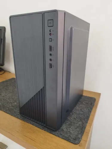 CPU Completa i3 3240 8GB RAM SSD 128GB Gabinete com USB e áudio frontal (Desktop)