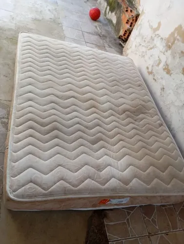 Colchão de casal Queen
