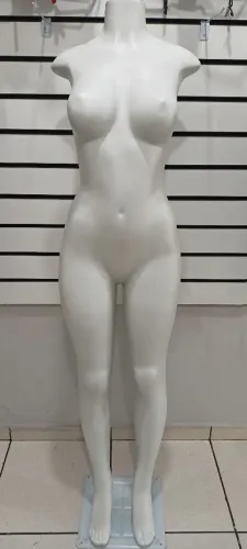 Manequim de corpo sem braços