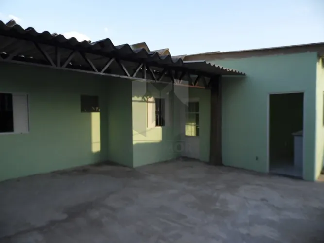 Casa com 2 Quarto(s) e 1 banheiro(s) para Alugar, 125 m² por R$ 900 / Mês