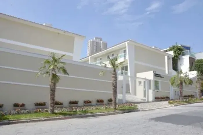 Sobrado em condomínio fechado com 3 dormitórios à venda, 179 m² por R$ 1.200.000 - Vila Be