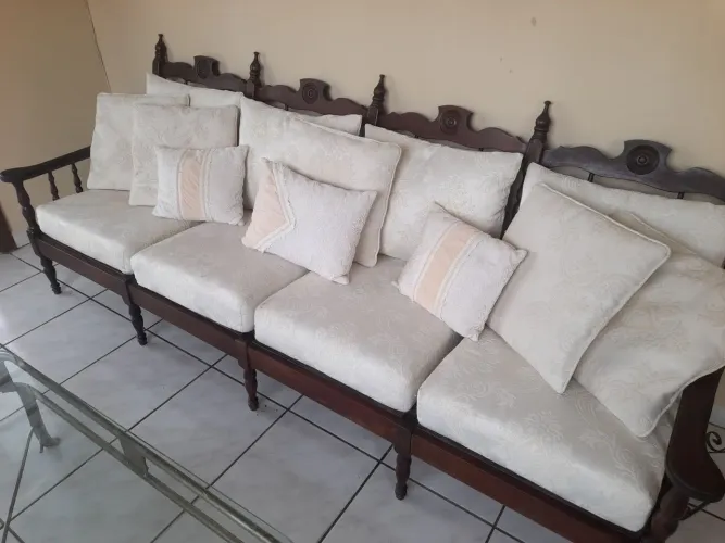 Conjunto de sofá colônial