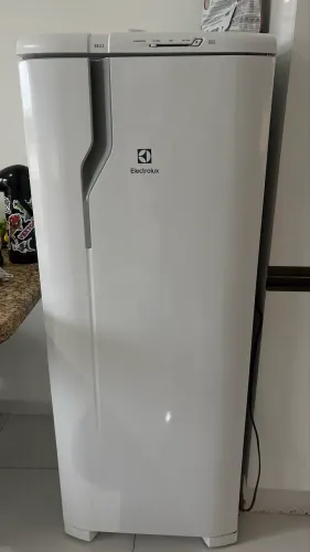 Geladeira Electrolux 260L Duplex Branca