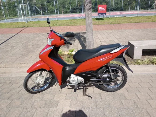 Biz 110i ano 2018 IPVA 26 pago manual e chave reserva aceita financiamento 