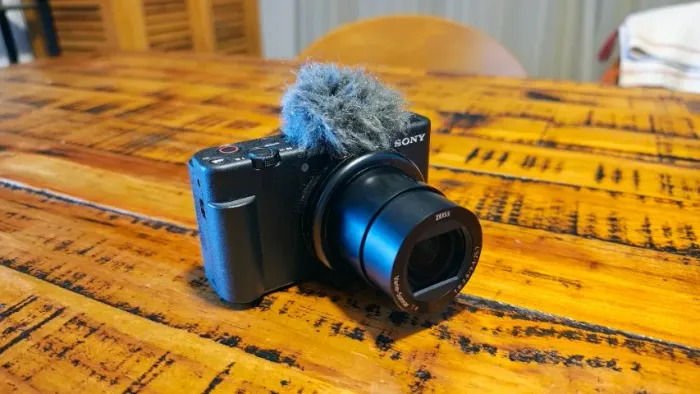 Câmera Sony ZV-1 (Usada)